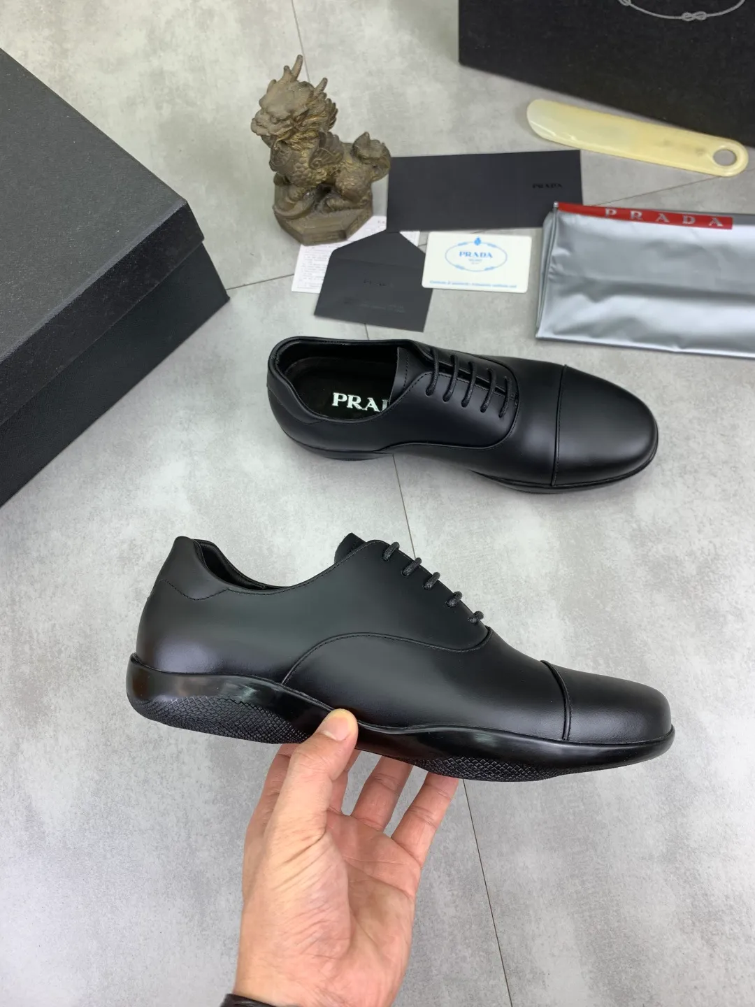 Men's men's shoes💰P580💰【New style】Top quality, classic popular models on the official website, timeless for a century,🆘 The trendy brand (Prada) mainly promotes popular models, avant-garde and versatile fashionable men's shoes, private version molding, cowhide surface splicing 1:1 oil edge processing... fashionable and simple, original imported cowhide interior cowhide feet; the atmosphere and personality are more fashionable, eye-catching and pursuing class. It will subvert old ideas and be a must-have for fashionistas who want to spend time with you! Must keep it! High-end comfort, high-end quality workmanship. Size: 38-44 Available in black. full package